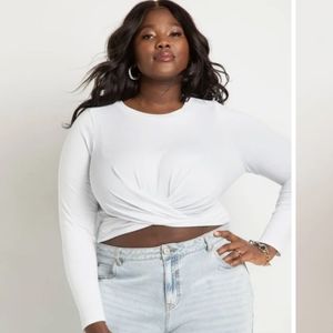 NWT Eloquii long-sleeved white tee w a twist. Sz 14/16